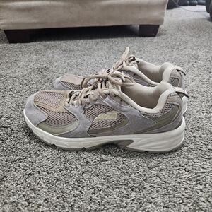Avia Men's Gray and Tan Athletic Shoes
